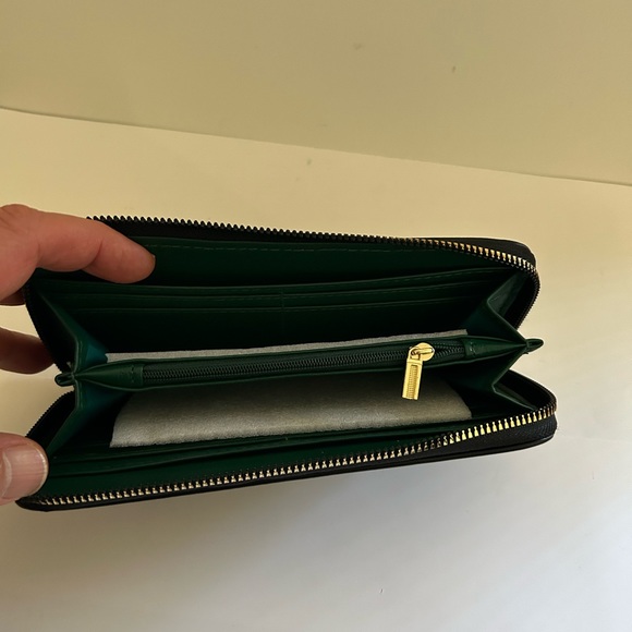 Wallet - Picture 3 of 5